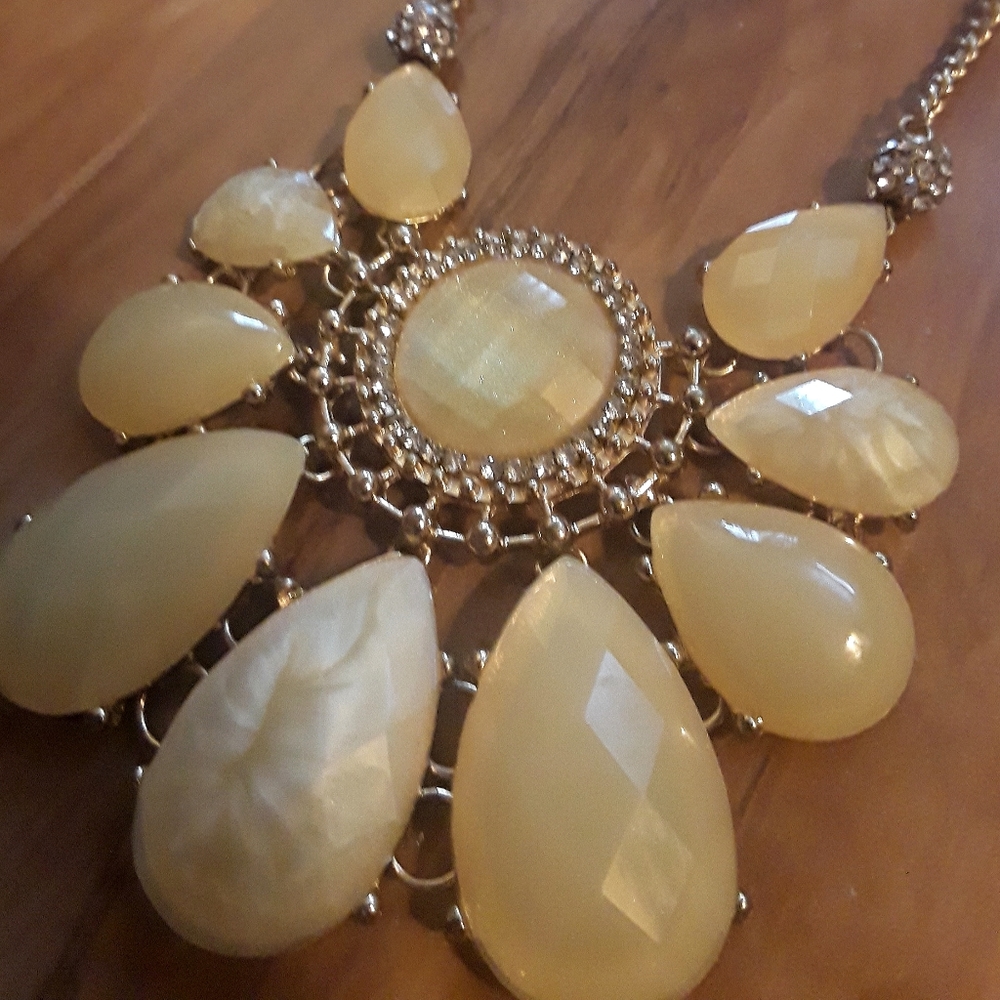 Stunning Statement - image 5